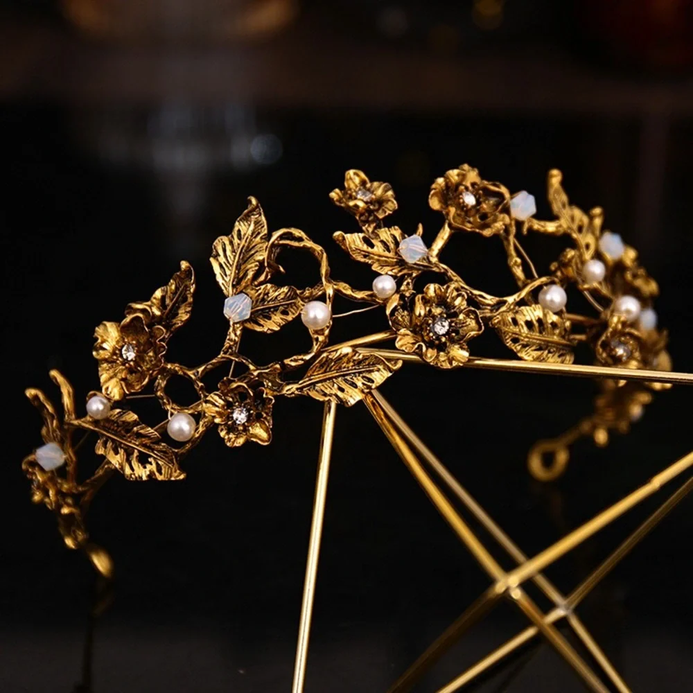 Elegant Handmade Crystal Wedding Tiara Headdress Headpieces Bride Pageant Crown